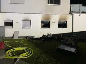Drei verletzte bei wohnungsbrand im rheingau
