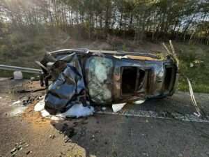 Schwerer unfall auf der a63 - bmw überschlägt sich mehrfach