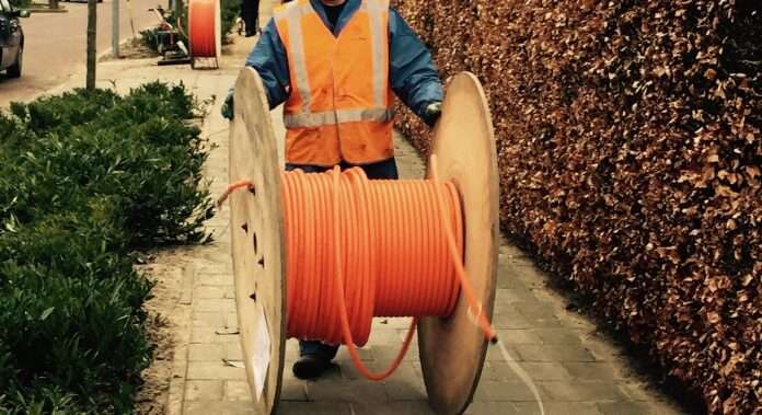 optical-fiber-661685_1920