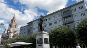 Gutenberg statue mainz