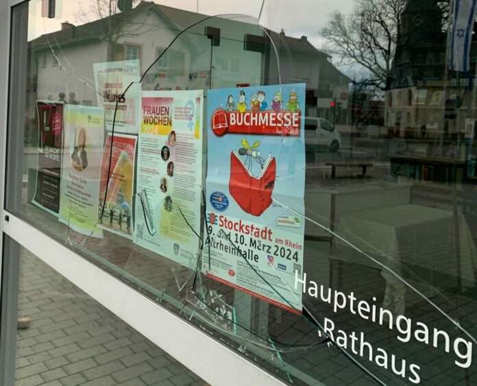 oa_rathaus_vandalismus_bücherei