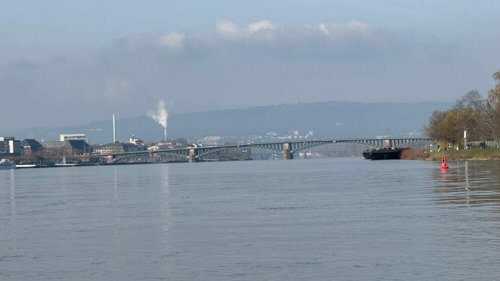 Rhein bei Mainz