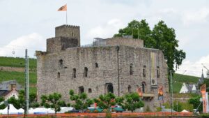Sommerspaß und tolle musik im garten der brömserburg in rüdesheim
