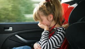 Tipps gegen reiseübelkeit im auto, schiff oder flugzeug