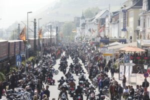 Magic bike rüdesheim: tausende motorräder und live-musik beim harley-davidson treffen im rheingau