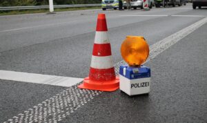 Unfall auf der a63 - drei verletzte und stundenlange vollsperrung