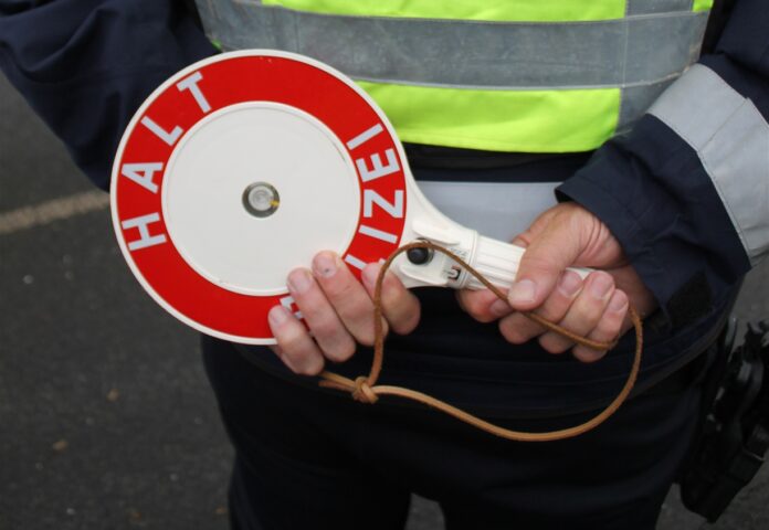 Kontrolle der Polizei Symbolbild