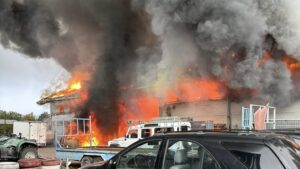 Vollbrand einer lagerhalle in der vg rüdesheim Vollbrand einer lagerhalle in der vg rüdesheim