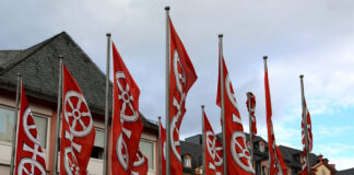Mainz Fahnen Symbolbild