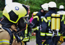Brand im DPD-Paketzentrum in Raunheim Symbolbild Feuerwehr