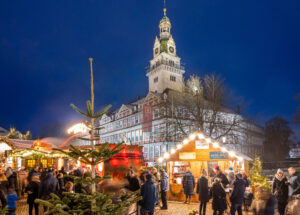 Weihnachtsmarkt im schloss und werksführung am hochofen