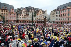 Fastnacht in mainz: neujahrsumzug und konzert am domplatz Fastnacht in mainz: neujahrsumzug und konzert am domplatz