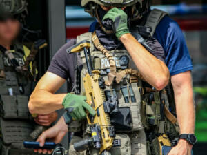 Symbolbild sek beamter - byc-news