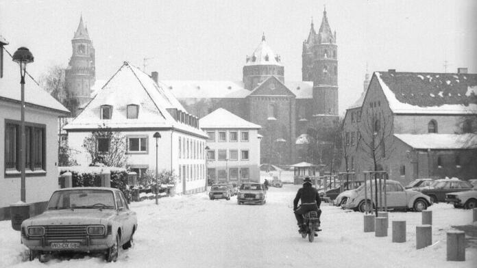 b5bd85e0-924f645a@906w