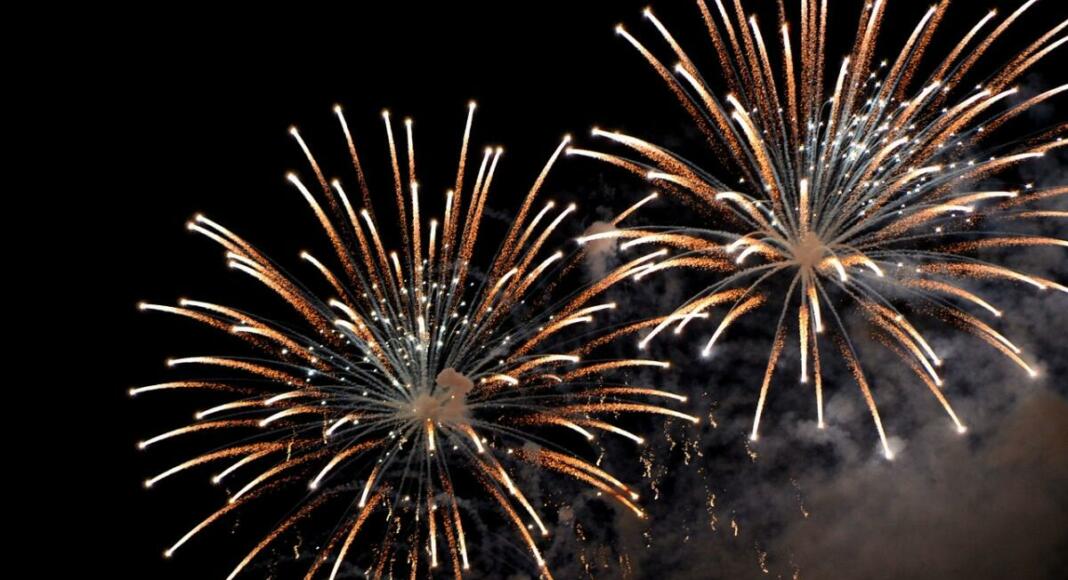 Symbolbild Feuerwerk | Foto: Pixabay/lsc2jesus Silvester Feuerwerk