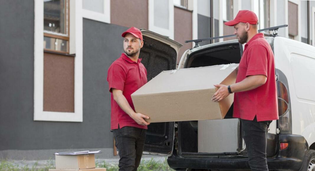 front-view-delivery-men-job-concept