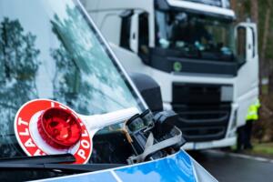 Wiesbaden: lkw-fahrer nach 32 stunden gestoppt
