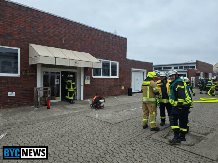Feuerwehreinsatz in Kaffeerösterei | Foto: Thorsten Lüttringhaus | BYC-News