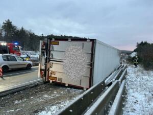 Stundenlange behinderungen nach unfall auf der autobahn a61