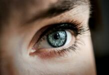 Natürliche Wege zu längeren Wimpern: Bewährte Hausmittel für schnelleres Wimpernwachstum