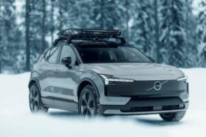 Der neue volvo ex30 cross country - vollelektrischer offroad-suv Der neue volvo ex30 cross country - vollelektrischer offroad-suv 1