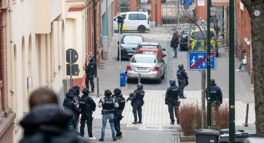 SEK Einsatz in Wiesbaden | Quelle: Malte König SEK Einsatz in Wiesbaden | Quelle: Malte König