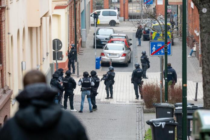 SEK Einsatz in Wiesbaden | Quelle: Malte König SEK Einsatz in Wiesbaden | Quelle: Malte König