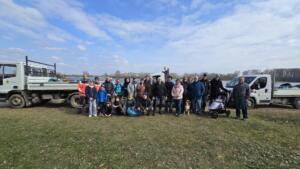 A61 rheinhessen: feuerwehr befreit autofahrer nach unfall aus pkw A61 rheinhessen: feuerwehr befreit autofahrer nach unfall aus pkw