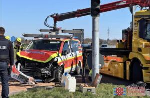 Schwerer unfall mit notarztwagen bei stockstadt