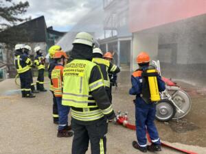 Übung der jugendfeuerwehr geisenheim | quelle: feuerwehr der hochschulstadt geisenheim