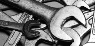 Symbolbild KFZ-Werkstatt Werkzeug