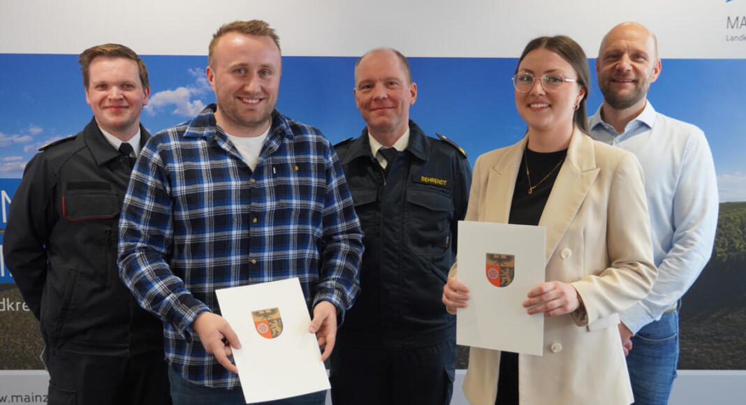 Yannick Georges (BKI Landkreis Mainz-Bingen), Nico Lüttringhaus, Stefan Behrendt (kommisarischer BKI Stadt Mainz), Selina Corneli, Jörg Corneli (Geschäftsführer Rettungsdienst Corneli)