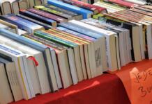 Traditioneller Bücherflohmarkt in Bingen Bücherflohmarkt Symbolbild