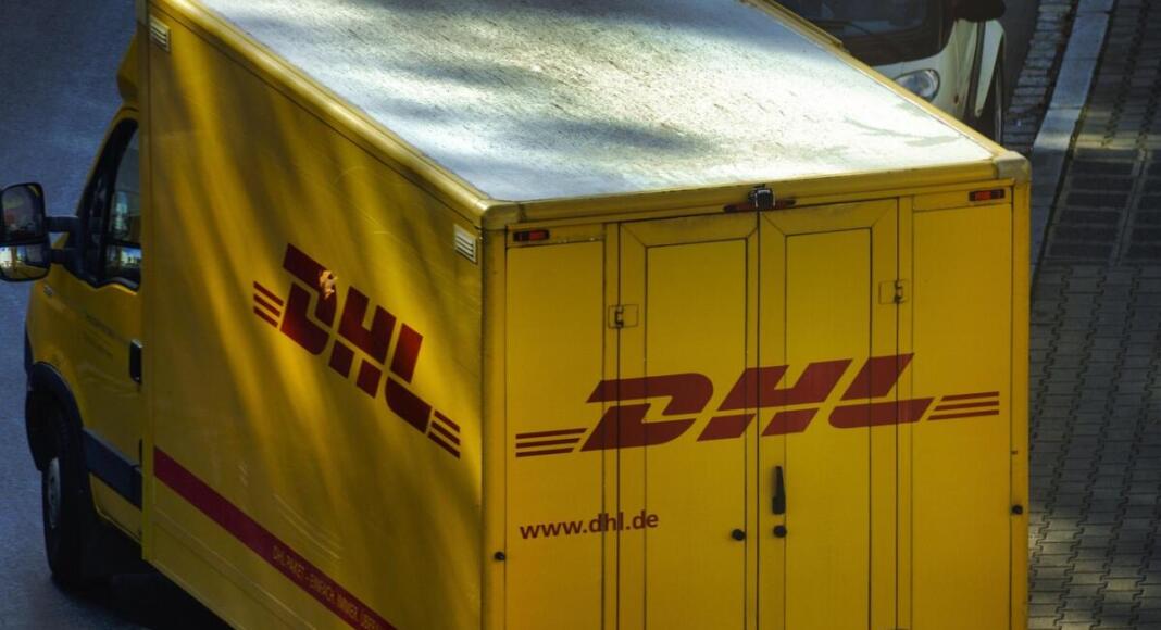 DHL Paketdienst Symbolbild