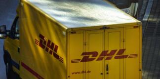 DHL Paketdienst Symbolbild