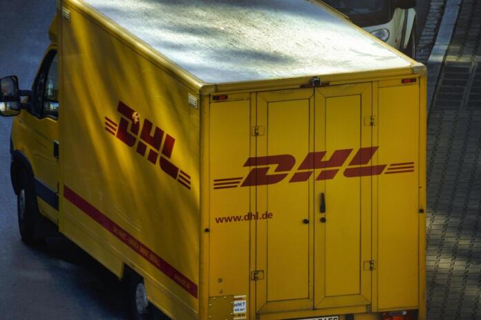 DHL Paketdienst Symbolbild
