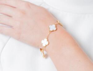 Mehr als nur accessoires: die kraft bedeutungsvoller schmuckdesigns Mehr als nur accessoires: die kraft bedeutungsvoller schmuckdesigns