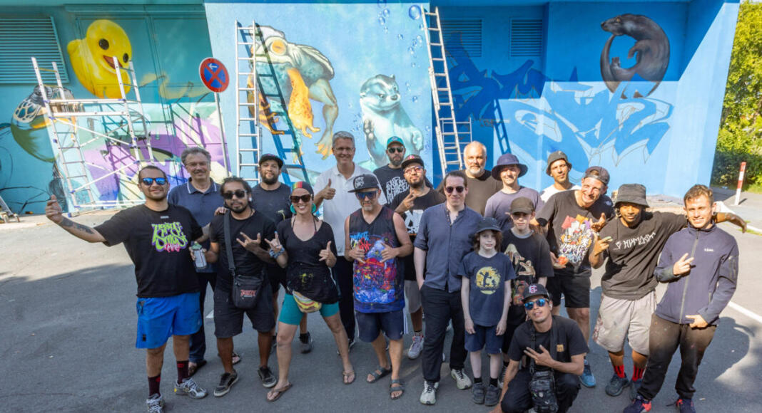 Internationale Graffiti-Künstler gestalten Pumpwerk am Mainvorland Internationale Graffiti-Künstler gestalten Pumpwerk am Mainvorland