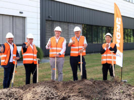 Spatenstich Fuji Europazentrale