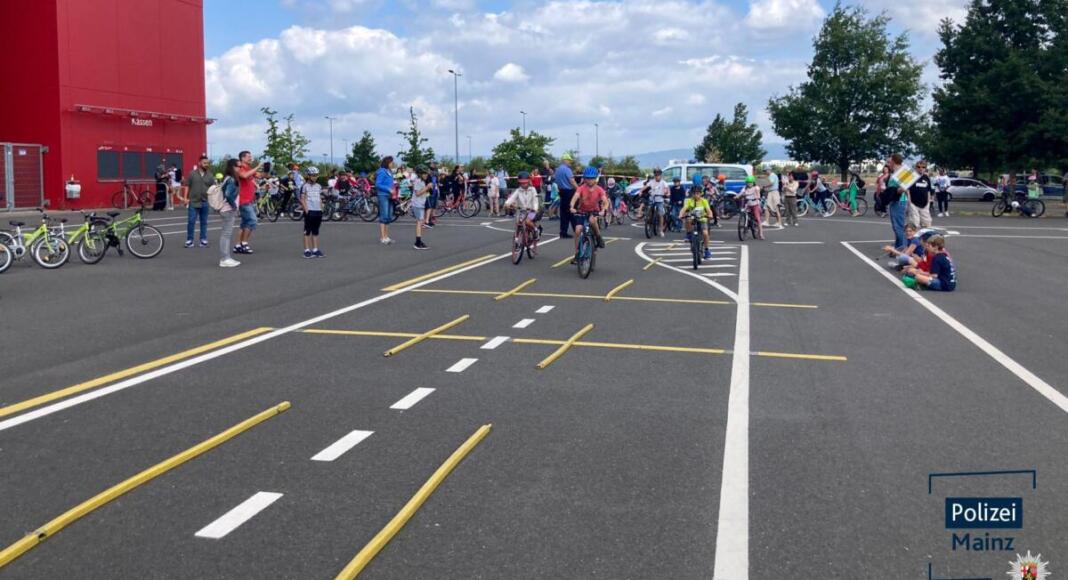 Fahrradtag an der MEWA-Arena | Foto: Polizei Mainz