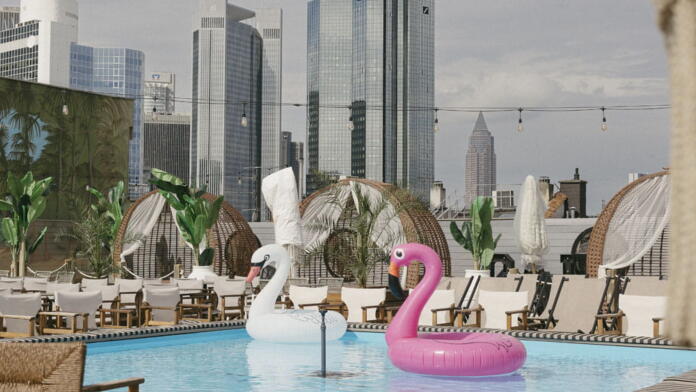 Rooftop-Day-Pool Frankfurt