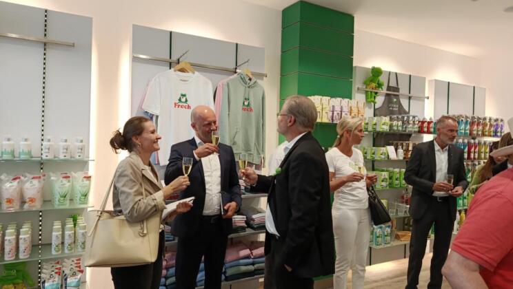 Wiedereröffnung Frosch-Laden in Mainz