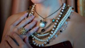 Die schönheit von quarzen und schmucksteinen Schmuck