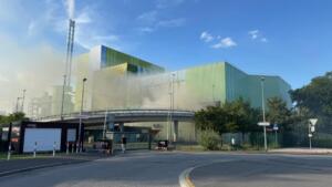 Auto überschlägt sich bei unfall in nauheim