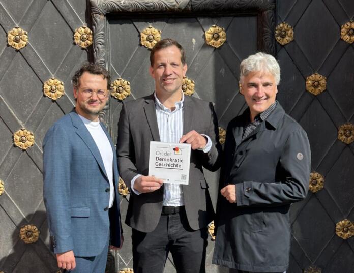 Mainzer Schloss als Ort der deutschen Demokratiegeschichte Beschreibung: Tino Leo, Nino Haase, Dr. Kai-Michael Sprenger