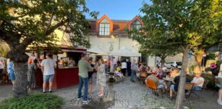 After-Work-Event auf dem Dorfplatz in Wackernheim