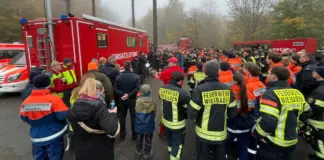 Insgesamt beteiligten sich 17 Jugendfeuerwehren mit rund 100 Jugendlichen und 62 Helferinnen und Helfern | Quelle: Stadt Wiesbaden