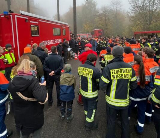 Insgesamt beteiligten sich 17 Jugendfeuerwehren mit rund 100 Jugendlichen und 62 Helferinnen und Helfern | Quelle: Stadt Wiesbaden