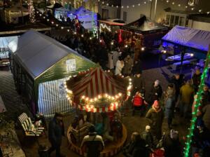 Weihnachtsmarkt in frei-weinheim - nachbarschaft mit herz und tradition