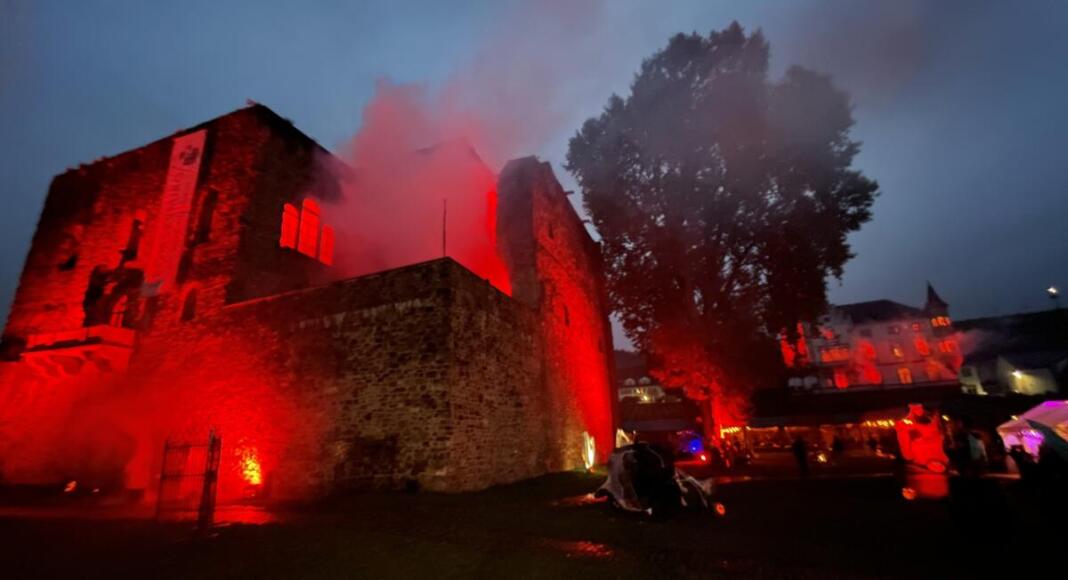 Brömserburg Rüdesheim an Halloween | Foto: Joachim Piszczan